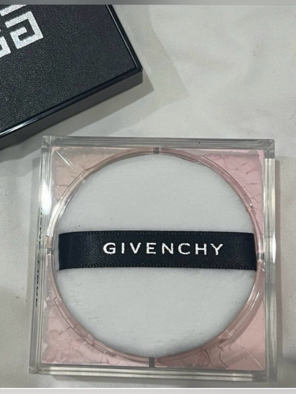 Givenchy Prisme Libre Loose Setting Powder Shade 3: Voile Rose
Full Size - Picture 3 of 4